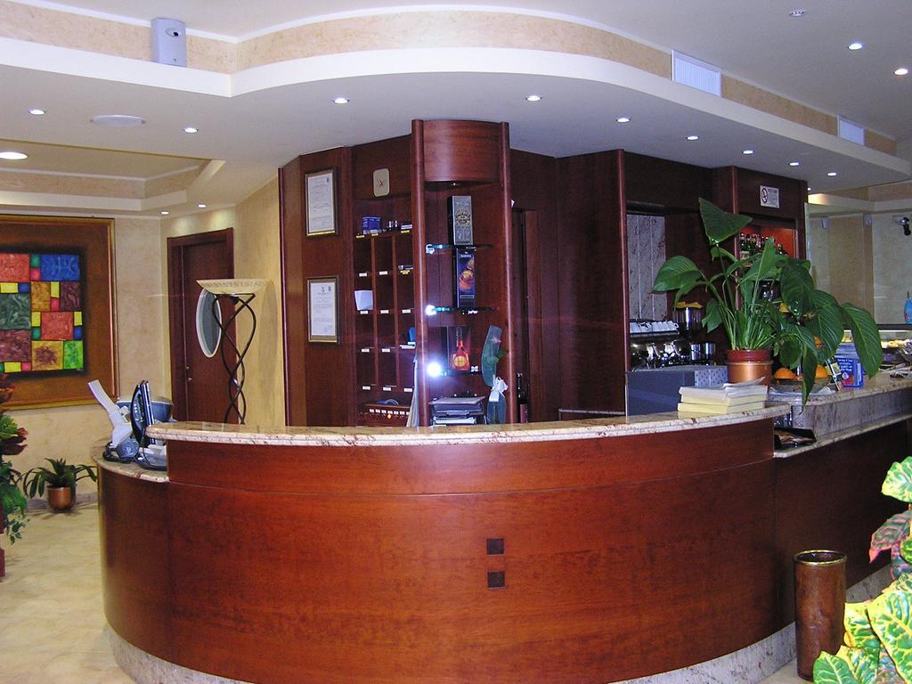 Mistral Hotel 3*